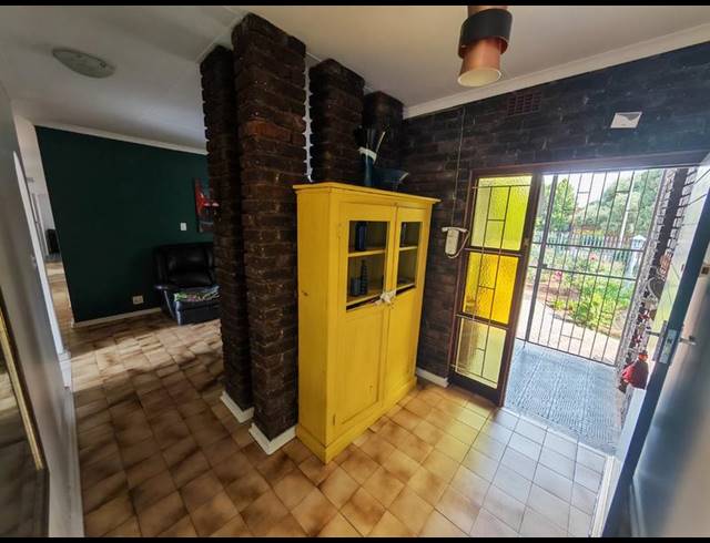 4 BEDROOM HOUSE FOR SALE IN VANDERBIJLPARK SE 2